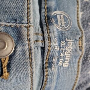 Selling Wonder Nation Blue Jeggings for Women